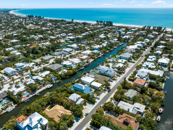 Exquisite 4 Bedroom Vacation Rental with Great Amenities